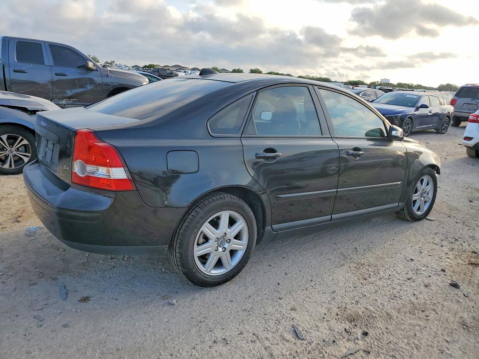 Zdjęcie 3 z aukcji – 2007 VOLVO S40 z VIN YV1MS382472311782