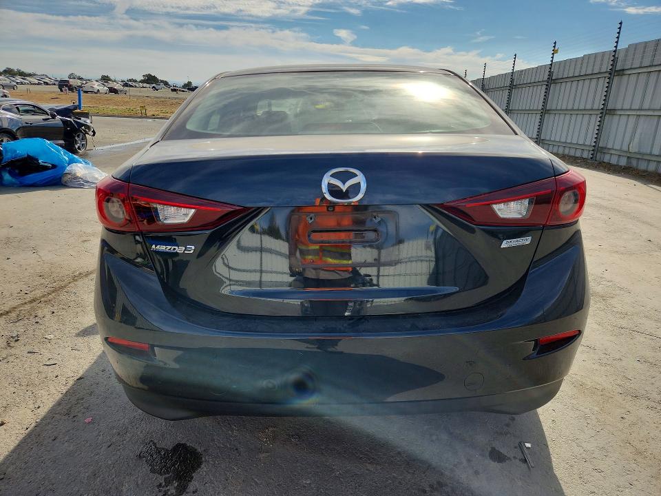Photo 6 from auction – 2018 MAZDA 3 with VIN 3MZBN1U76JM228927