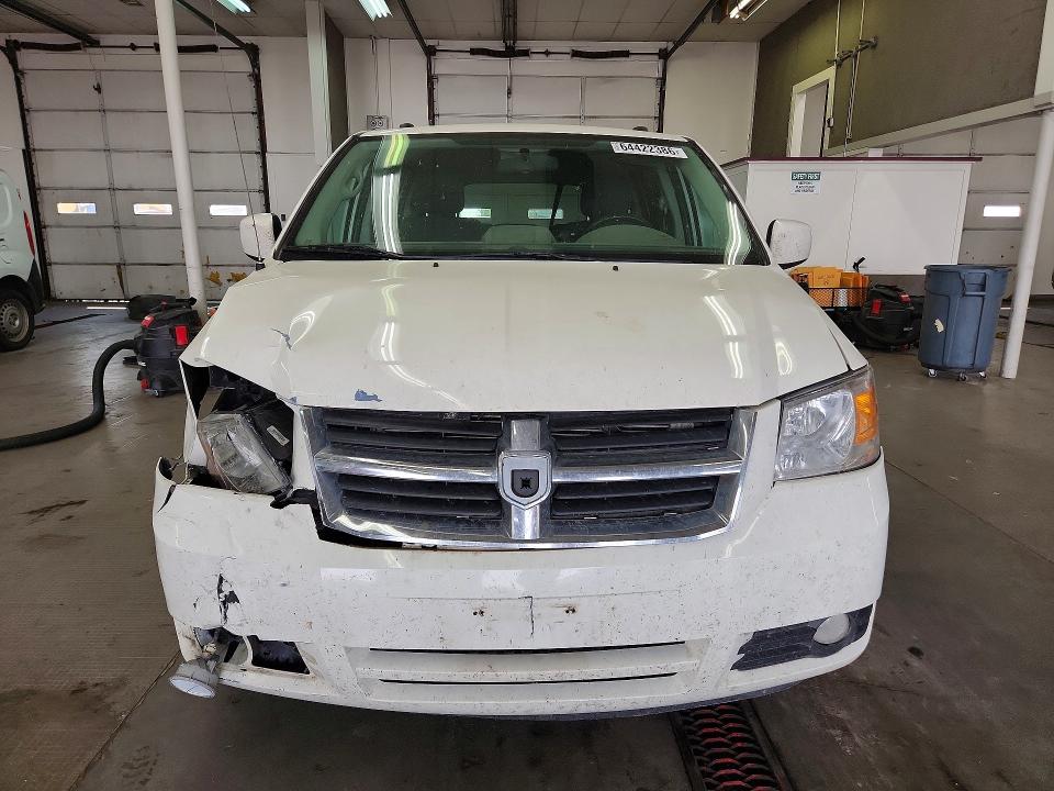 Photo 5 from auction – 2010 DODGE GRAND CARAVAN with VIN 2D4RN5D15AR405435