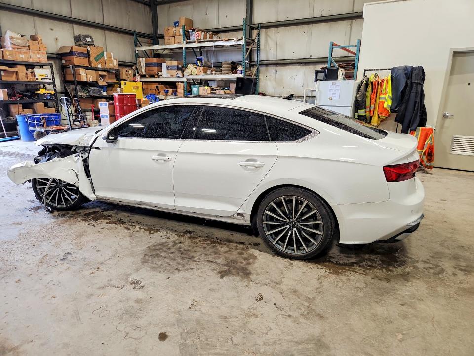 Снимка 2 от търг – 2024 AUDI A5 с VIN WAUEACF59RA074559