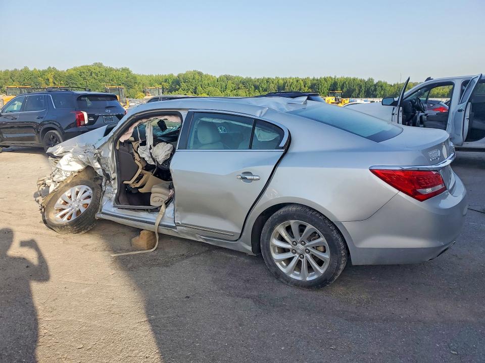 Photo 2 from auction – 2016 BUICK LACROSSE with VIN 1G4GB5G32GF122688