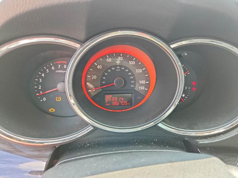 Photo 9 from auction – 2013 KIA SORENTO with VIN 5XYKWDA25DG353395