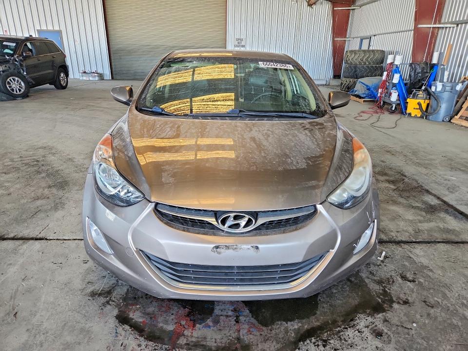 Photo 5 from auction – 2012 HYUNDAI ELANTRA with VIN 5NPDH4AE4CH071592
