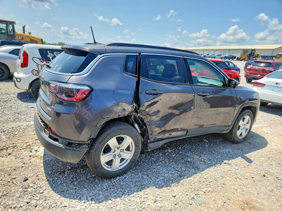 Снимка 3 от търг – 2022 JEEP COMPASS с VIN 3C4NJDBB9NT110743