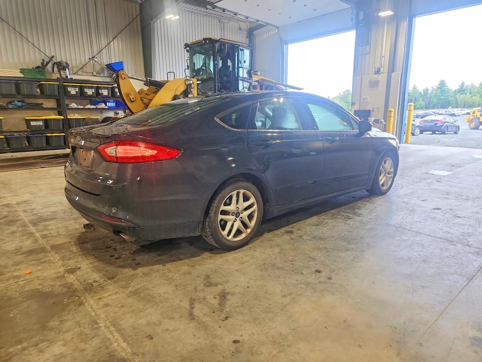 Photo 3 from auction – 2016 FORD FUSION with VIN 3FA6P0H75GR128029