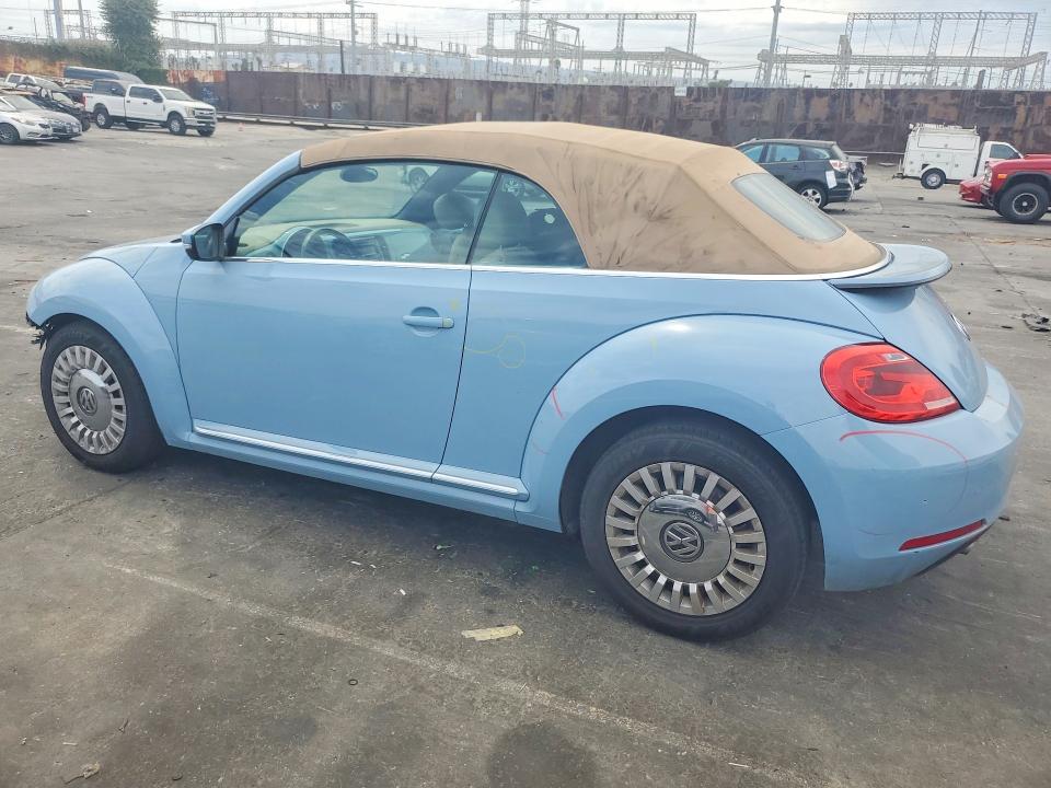Photo 2 from auction – 2015 VOLKSWAGEN BEETLE with VIN 3VW517AT4FM801697
