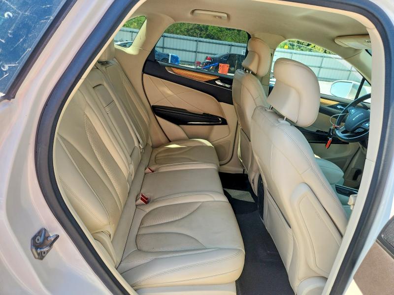 Photo 11 from auction – 2015 LINCOLN MKC with VIN 5LMCJ1A97FUJ41283