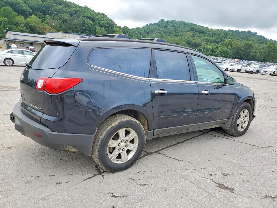 Photo 3 from auction – 2011 CHEVROLET TRAVERSE with VIN 1GNKVGED8BJ139991
