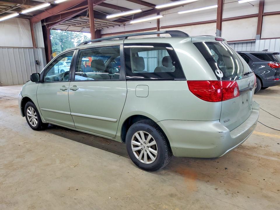 Фото 2 с аукциона – 2021 TOYOTA SIENNA с VIN 5TDZA23C66S409311