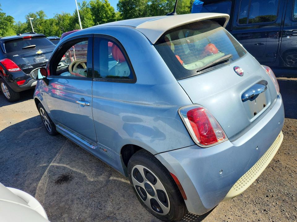 Photo 2 from auction – 2015 FIAT 500 with VIN 3C3CFFGE7FT672802