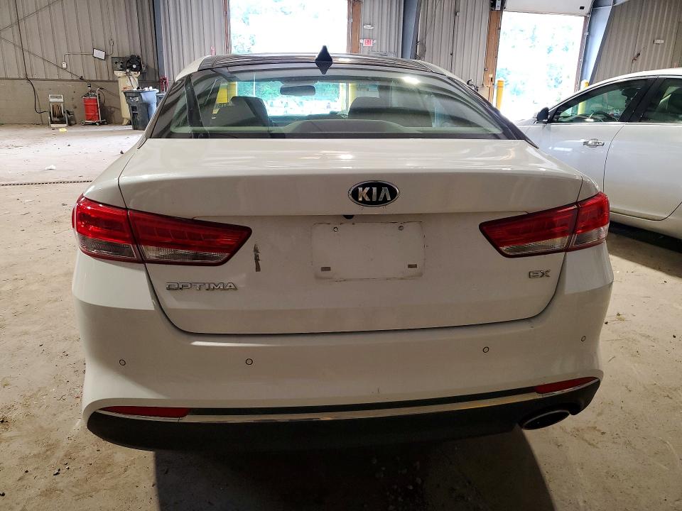 Photo 6 from auction – 2018 KIA OPTIMA with VIN 5XXGU4L30JG248247