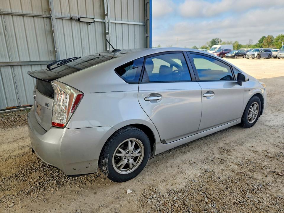 Photo 3 from auction – 2011 TOYOTA PRIUS with VIN JTDKN3DU0B1419326