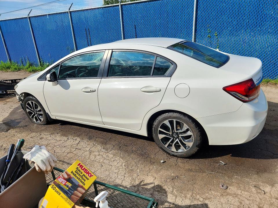 Photo 2 from auction – 2015 HONDA CIVIC with VIN 2HGFB2F54FH042356