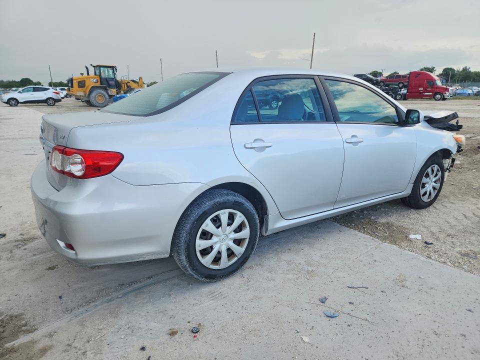 Photo 3 from auction – 2011 TOYOTA COROLLA with VIN 2T1BU4EE5BC553700