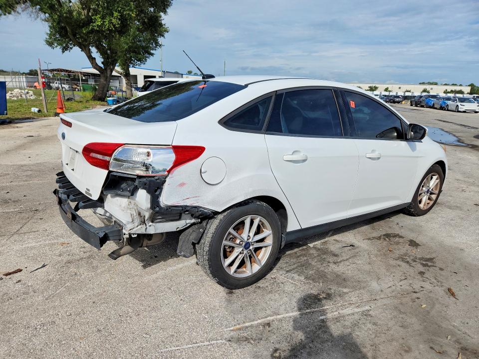 Photo 3 from auction – 2017 FORD FOCUS with VIN 1FADP3FE8HL269865