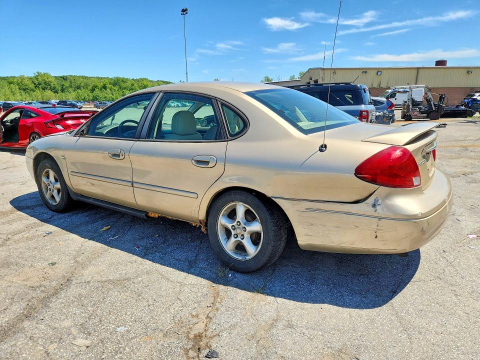 Photo 2 from auction – 2001 FORD TAURUS with VIN 1FAFP55S51A295269