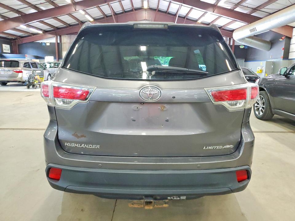 Photo 6 from auction – 2014 TOYOTA HIGHLANDER with VIN 5TDDKRFH4ES039269