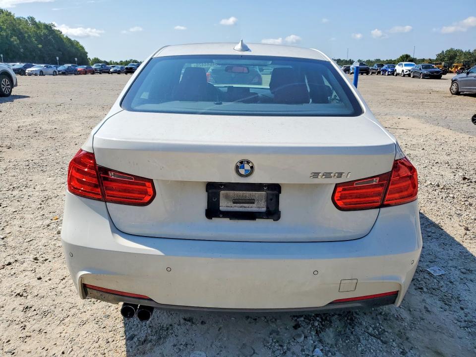 Photo 6 from auction – 2013 BMW 328 with VIN WBA3C1G56DNN94031
