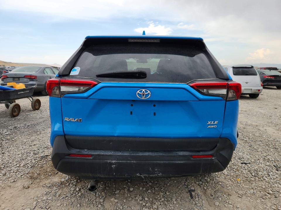 Photo 6 from auction – 2021 TOYOTA RAV4 with VIN 2T3P1RFV9MW140181