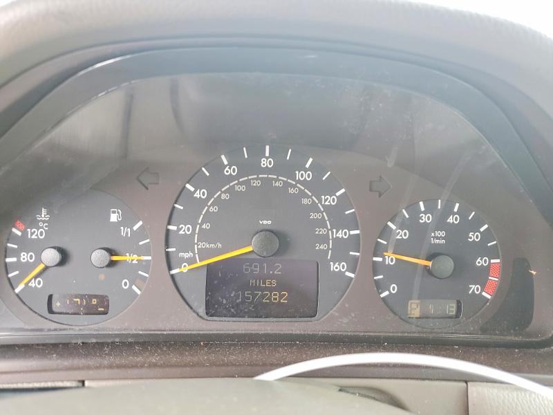 Photo 9 from auction – 2001 MERCEDES-BENZ E with VIN WDBJF65J01B340485