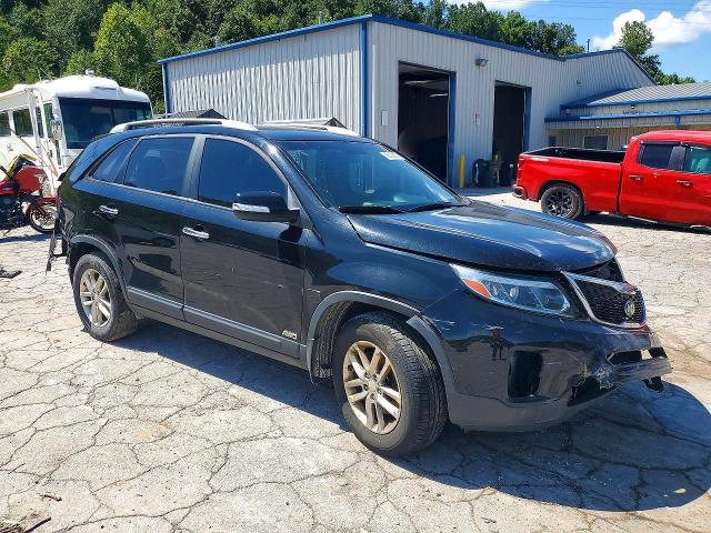 Photo 4 from auction – 2015 KIA SORENTO with VIN 5XYKTCA65FG642740