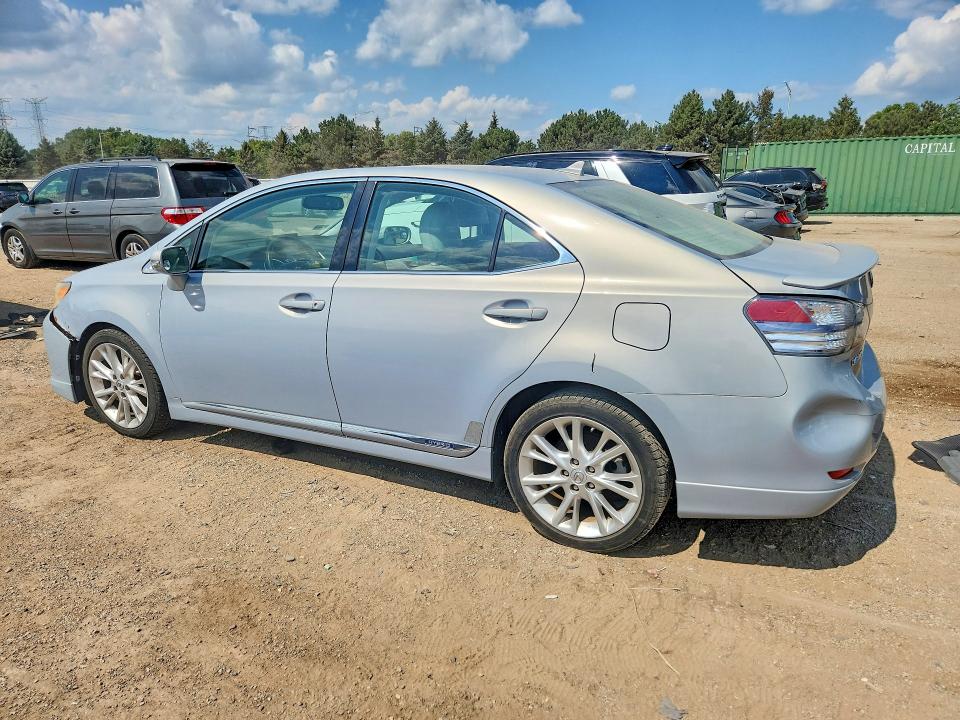 Zdjęcie 2 z aukcji – 2010 LEXUS HS z VIN JTHBB1BA9A2025966