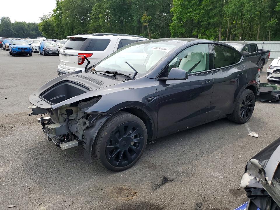 TESLA MODEL Y 2025 with VIN 7SAYGAEE1SF244367 - Photo from auction