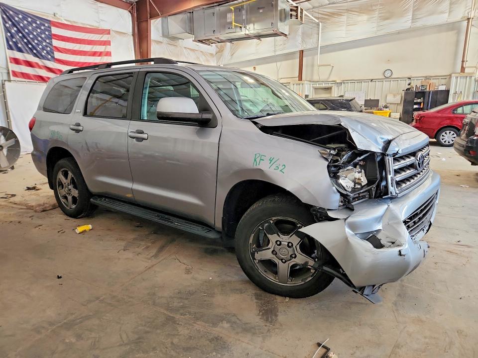 Photo 4 from auction – 2013 TOYOTA SEQUOIA with VIN 5TDBW5G14DS087147