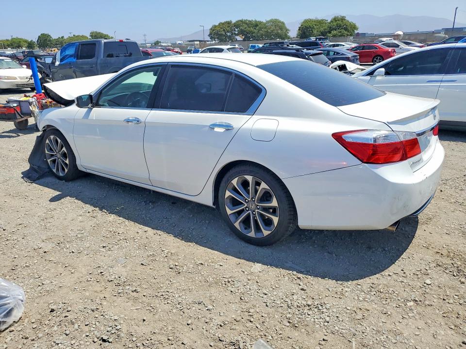 Photo 2 from auction – 2015 HONDA ACCORD with VIN 1HGCR2F54FA200370