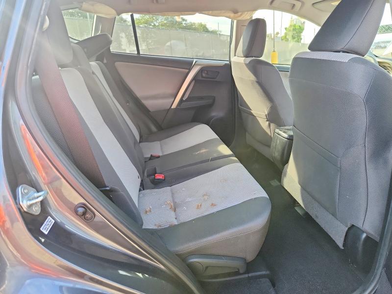 Photo 11 from auction – 2015 TOYOTA RAV4 with VIN JTMZFREV2FD072060