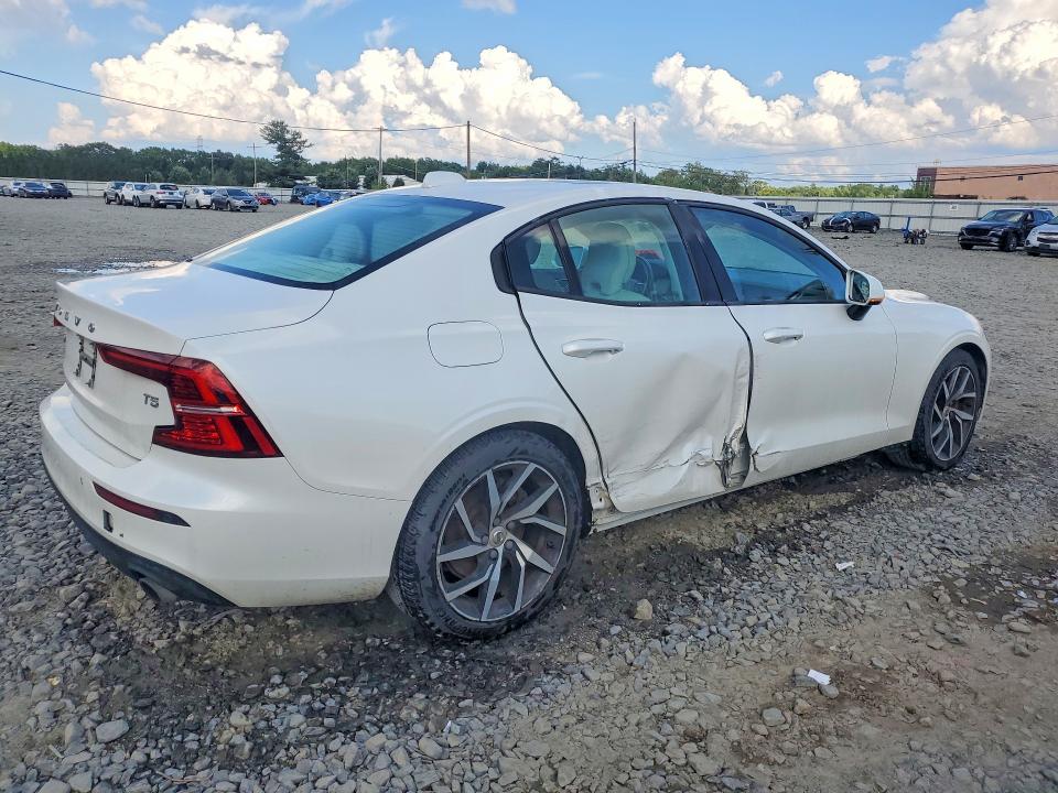 Photo 3 from auction – 2019 VOLVO S60 with VIN 7JR102FK6KG013677