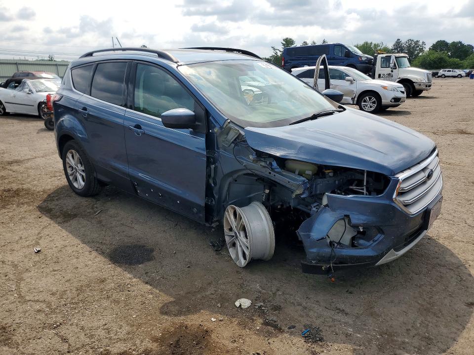 Photo 4 from auction – 2018 FORD ESCAPE with VIN 1FMCU9HD4JUA98601
