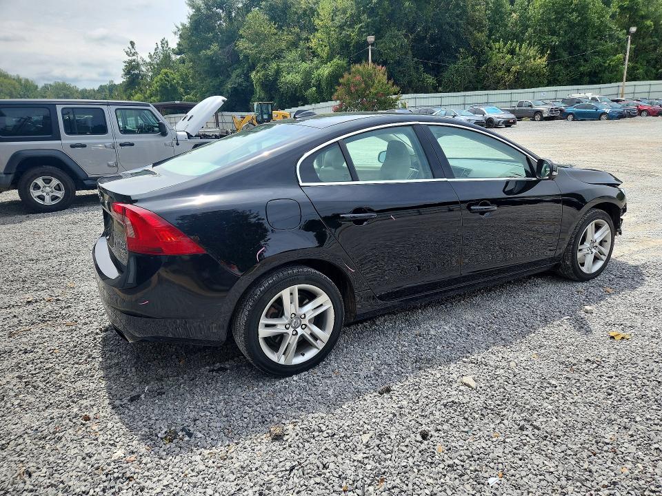Photo 3 from auction – 2015 VOLVO S60 with VIN YV1612TK0F1349835
