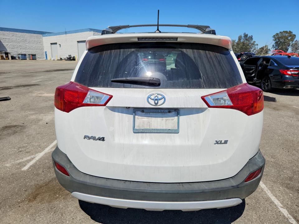 Photo 6 from auction – 2015 TOYOTA RAV4 with VIN JTMWFREV9FJ044888
