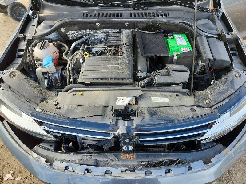 Photo 11 from auction – 2017 VOLKSWAGEN JETTA with VIN 3VWDB7AJ0HM315818