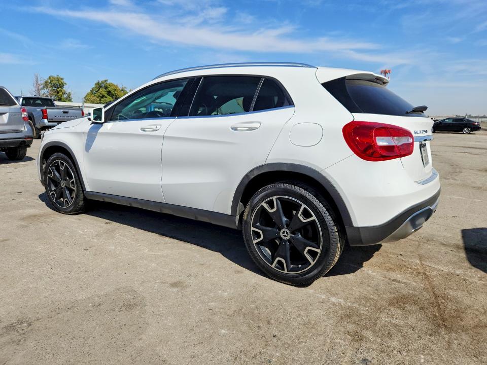 Photo 2 from auction – 2020 MERCEDES-BENZ GLA with VIN W1NTG4EB4LU030148