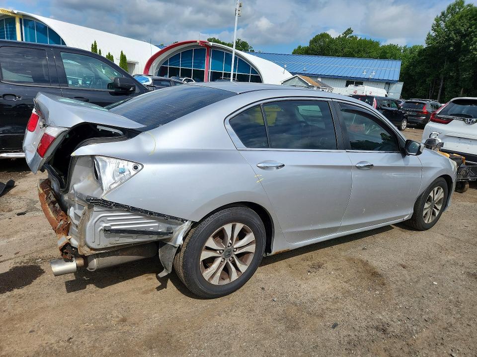 Photo 3 from auction – 2015 HONDA ACCORD with VIN 1HGCR2F33FA009926