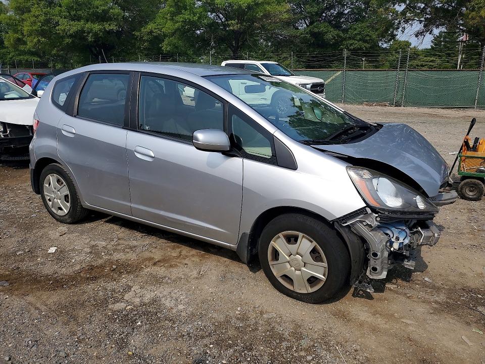 Photo 4 from auction – 2013 HONDA FIT with VIN JHMGE8H38DC044604