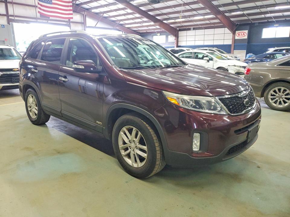 Photo 4 from auction – 2014 KIA SORENTO with VIN 5XYKTCA62EG489040