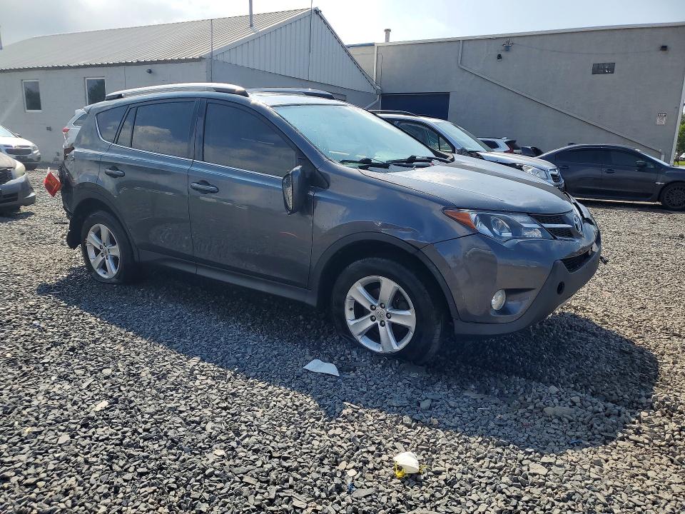 Photo 4 from auction – 2014 TOYOTA RAV4 with VIN JTMRFREV5ED071905