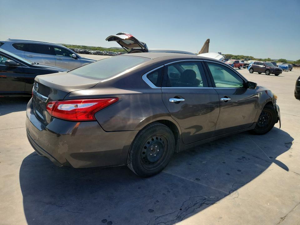 Photo 3 from auction – 2016 NISSAN ALTIMA with VIN 1N4AL3AP8GN330755