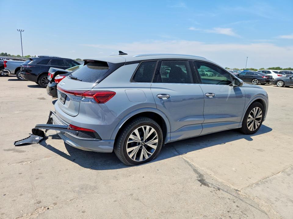 Zdjęcie 3 z aukcji – 2023 AUDI Q4 E-TRON z VIN WA1BCBFZ0PP078551