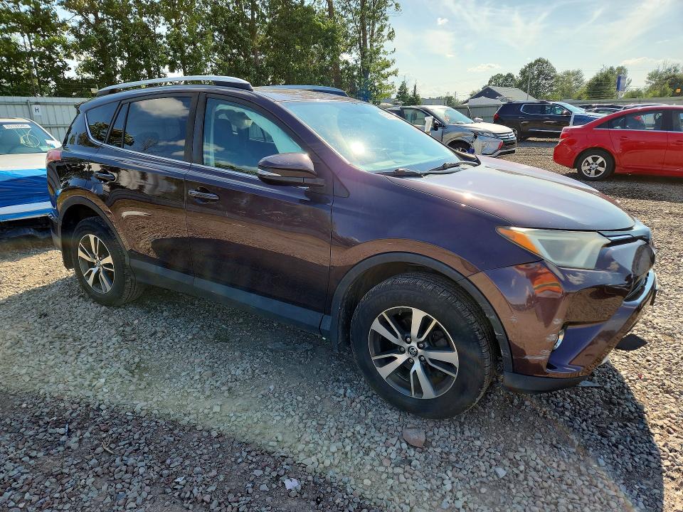 Снимка 4 от търг – 2016 TOYOTA RAV4 с VIN 2T3RFREV8GW469812