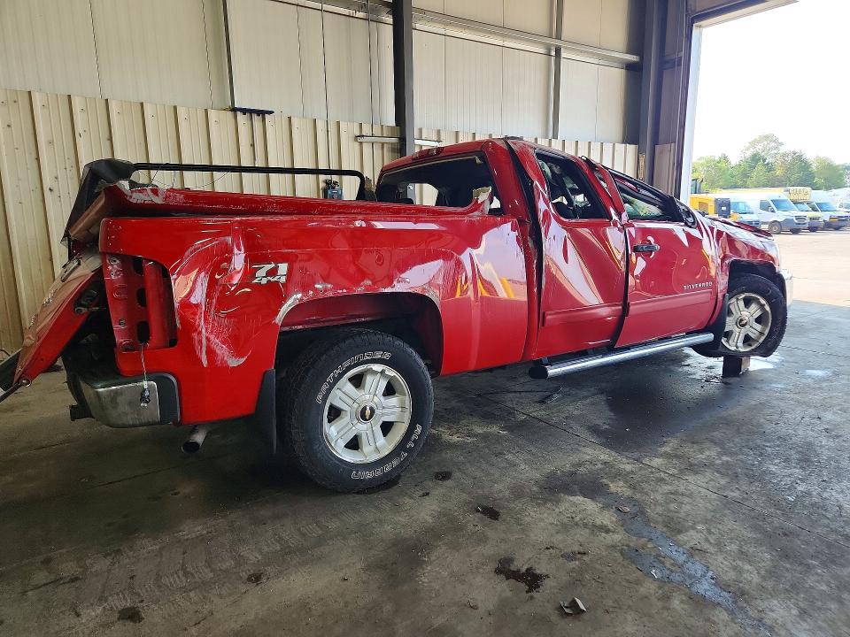 Photo 3 from auction – 2013 CHEVROLET SILVERADO with VIN 1GCRKSE77DZ202807