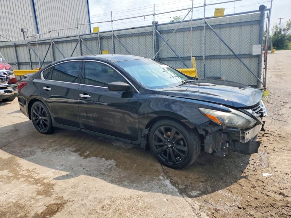 Photo 4 from auction – 2017 NISSAN ALTIMA with VIN 1N4AL3AP4HC215373