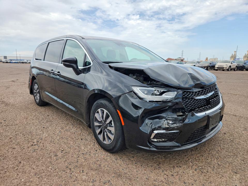 Photo 4 from auction – 2023 CHRYSLER PACIFICA with VIN 2C4RC1L78PR632550