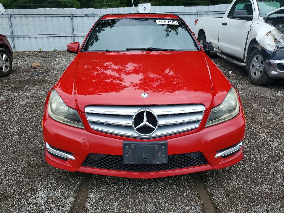 Photo 5 from auction – 2012 MERCEDES-BENZ C with VIN WDDGF8FB7CA688717