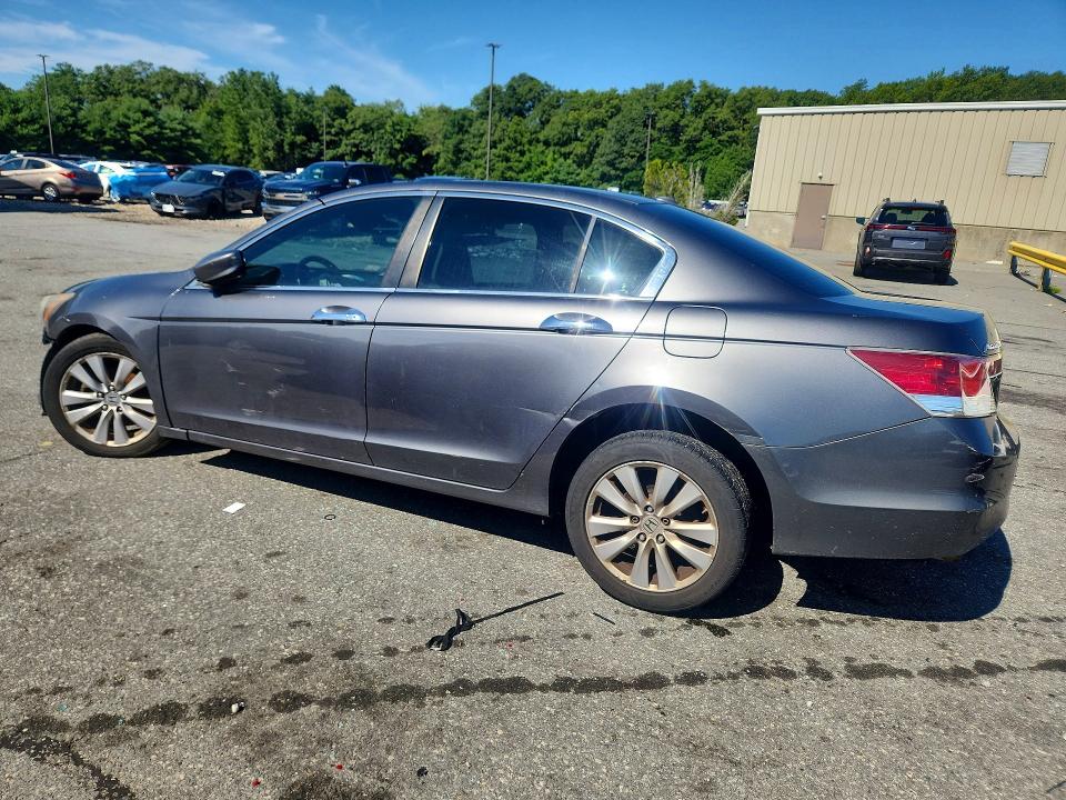 Photo 2 from auction – 2011 HONDA ACCORD with VIN 1HGCP3F88BA010006