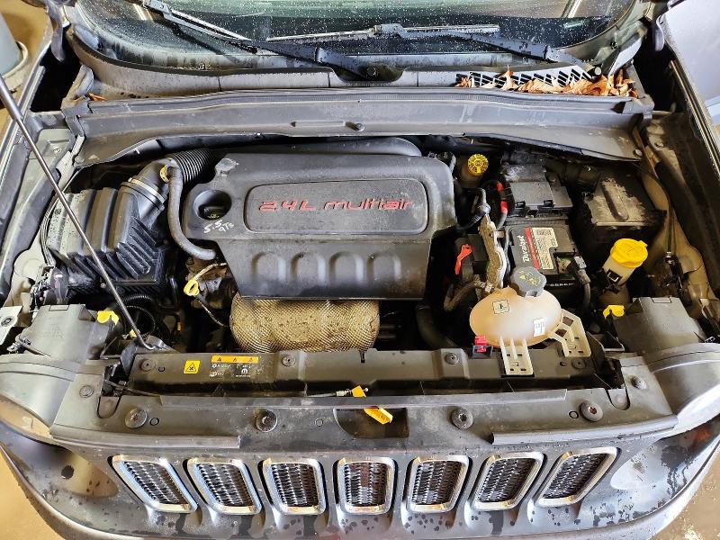 Photo 12 from auction – 2017 JEEP RENEGADE with VIN ZACCJBBB3HPF67927