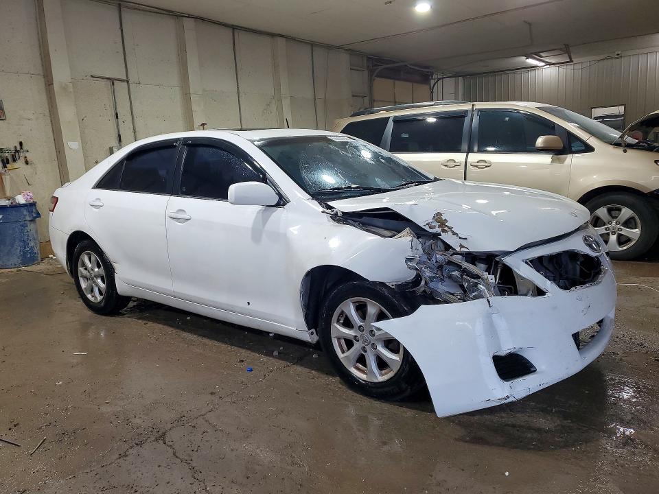 Photo 4 from auction – 2011 TOYOTA CAMRY with VIN 4T1BF3EK7BU647442